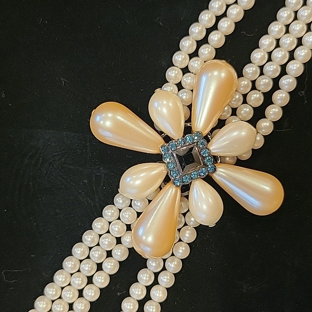 Lauren by Ralph Lauren Faux pearl necklace - Picture 2 of 2